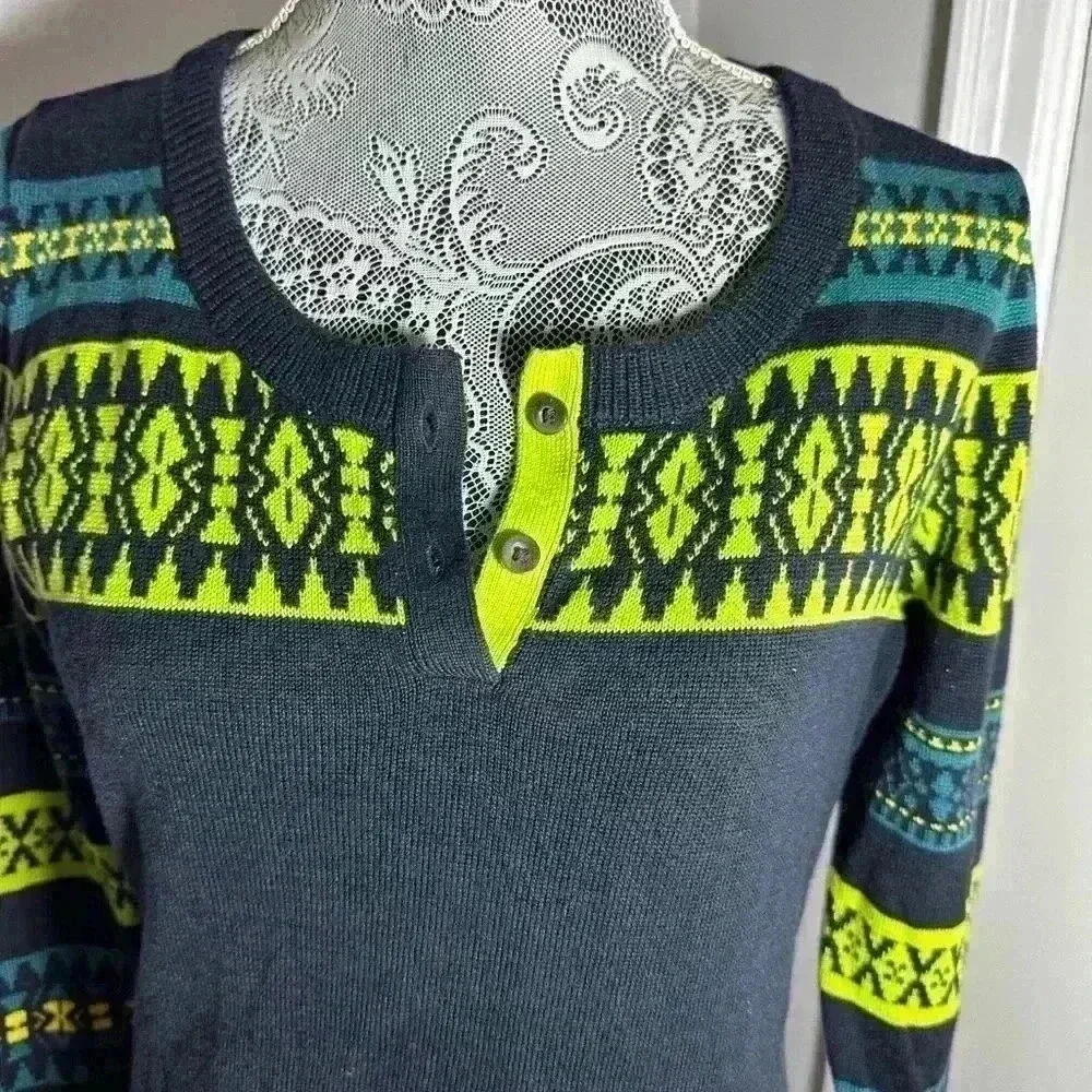 Woolrich Cotton Blend Petite Women’s Navy and Lime Green Pullover Sweater. P/S
